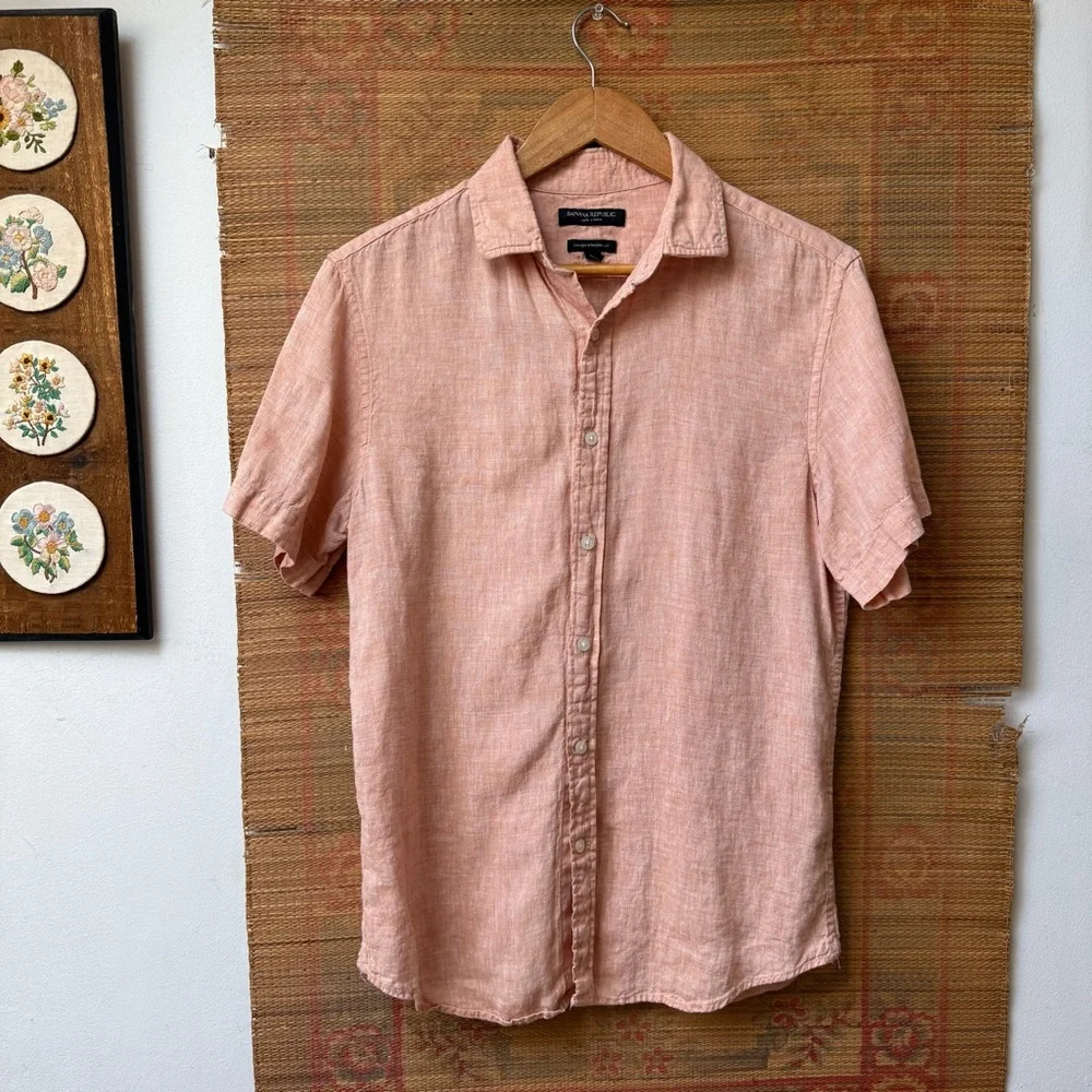 Banana Republic Linen Camden Button Up Shirt